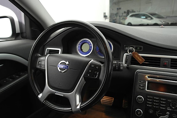 Volvo V70 10 of 26