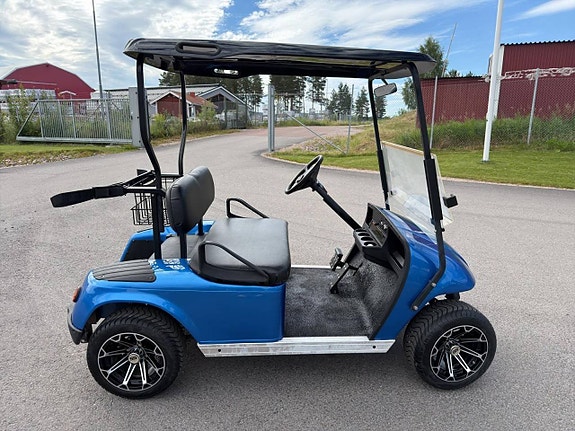 Golfbil EZ-GO TXT | Omklädd | Nya batterier 2 of 3