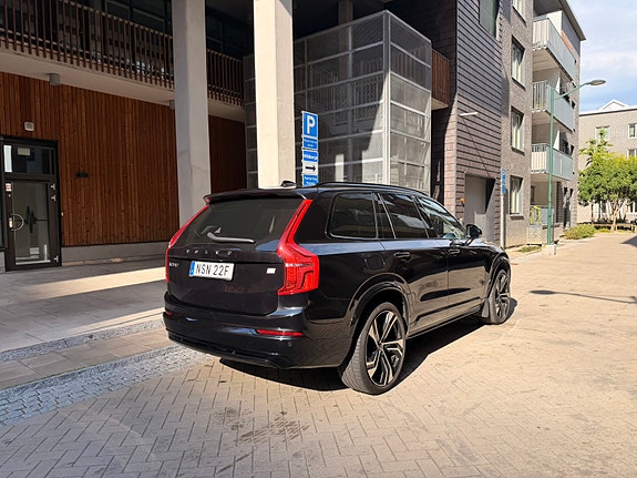 Volvo XC90 3 of 5