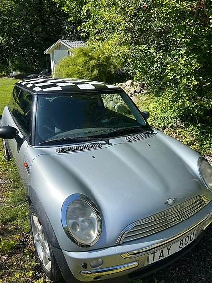 MINI Cooper 2 of 6