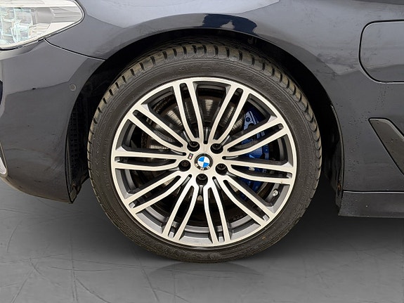 BMW 530e 30 of 30