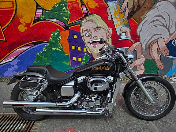 Honda VT750DC Black widow 2 of 5