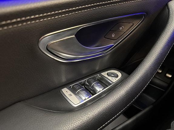Mercedes-Benz E220 23 of 30