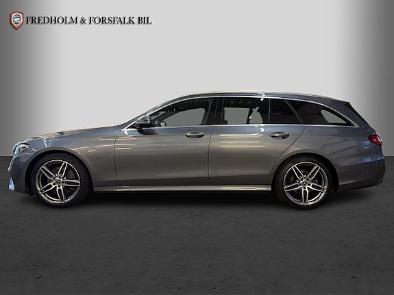 Mercedes-Benz E220 2 of 30