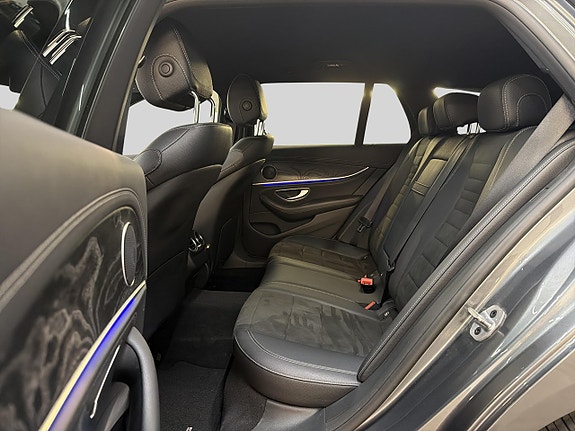 Mercedes-Benz E220 14 of 30
