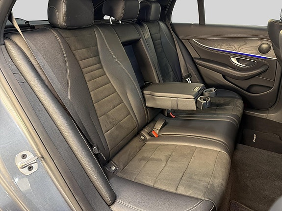 Mercedes-Benz E220 16 of 30