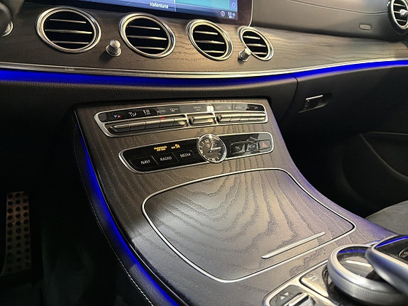 Mercedes-Benz E220 20 of 30