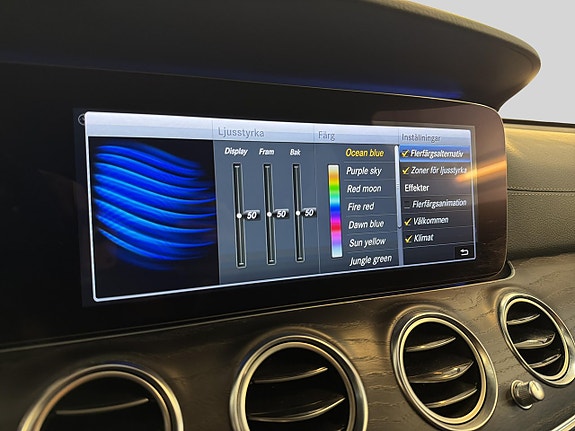 Mercedes-Benz E220 24 of 30