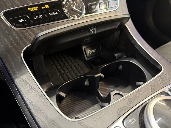 Mercedes-Benz E220 28 of 30