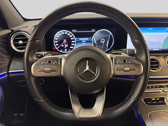 Mercedes-Benz E220 13 of 30