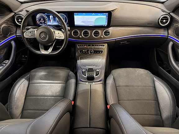 Mercedes-Benz E220 11 of 30
