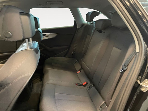 Audi A4 14 of 26