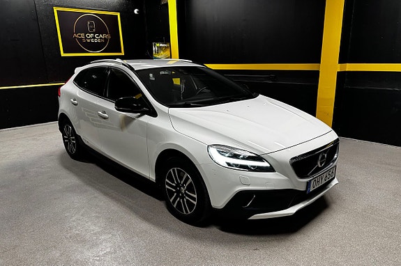 Volvo V40 Cross Country 7 of 19