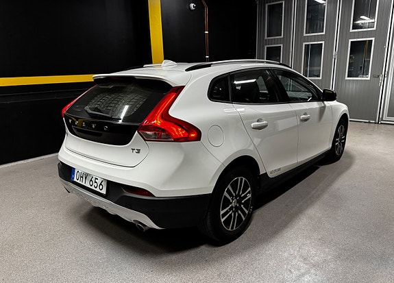 Volvo V40 Cross Country 6 of 19