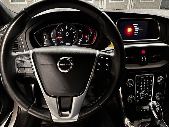 Volvo V40 Cross Country 15 of 19