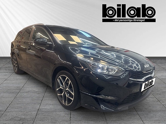 Kia Ceed 2 of 5
