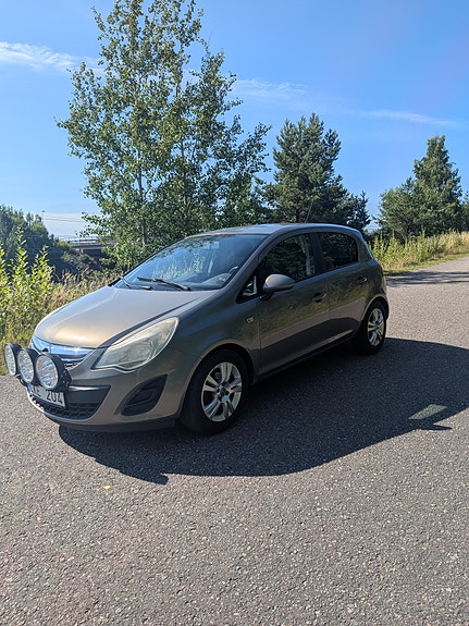 Opel Corsa 2 of 5