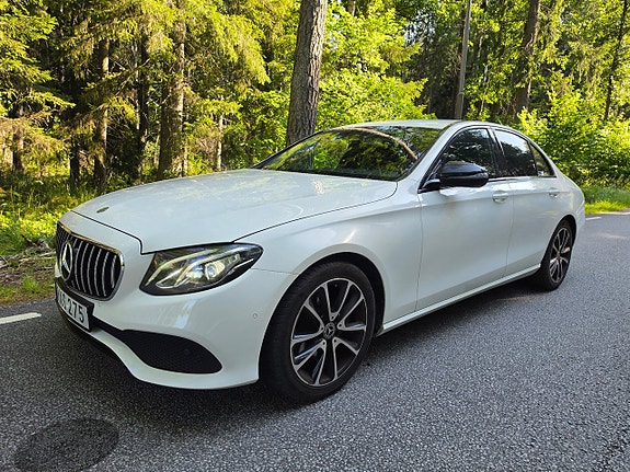 Mercedes-Benz E200 d 2 of 5