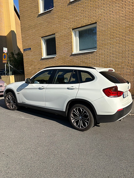 BMW X1 4 of 5