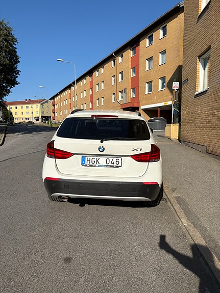 BMW X1 3 of 5