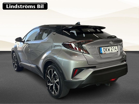 Toyota C-HR 4 of 5