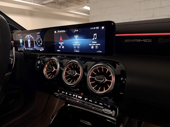 Mercedes-Benz CLA45 15 of 29