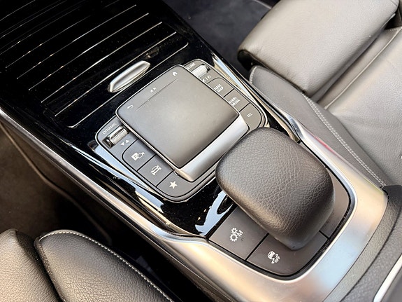 Mercedes-Benz CLA45 21 of 29