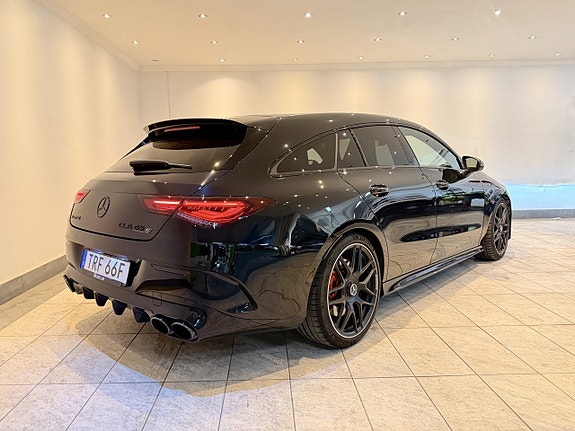 Mercedes-Benz CLA45 4 of 5