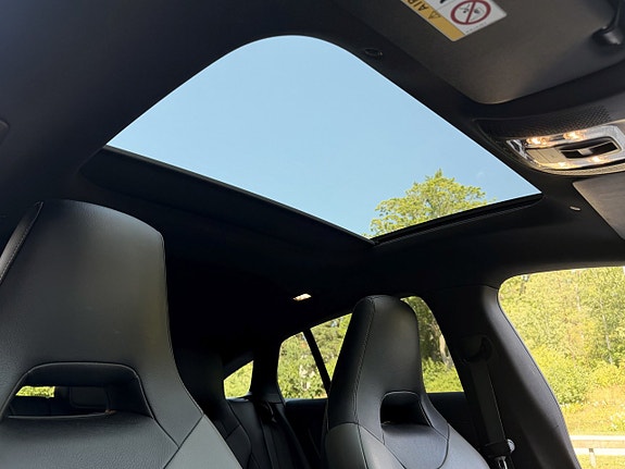Mercedes-Benz CLA45 8 of 29