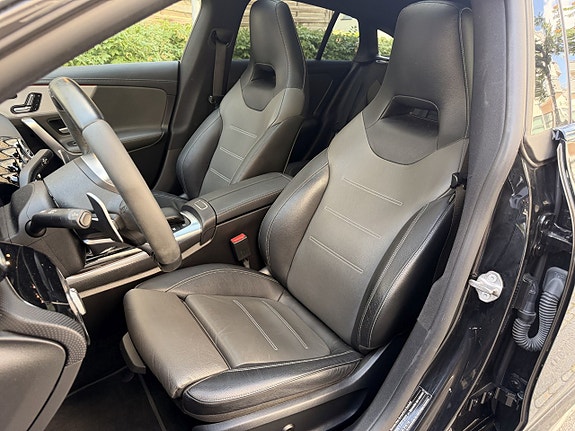 Mercedes-Benz CLA45 12 of 29