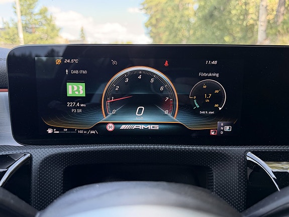 Mercedes-Benz CLA45 19 of 29
