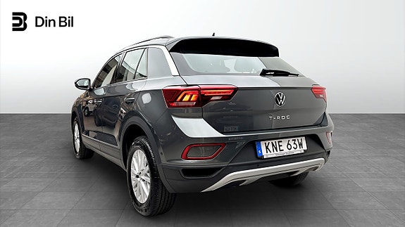 Volkswagen T-Roc 3 of 12
