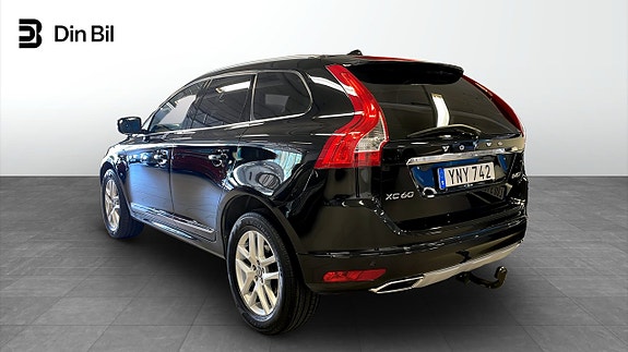 Volvo XC60 3 of 5