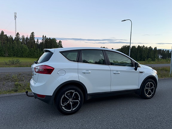 Ford Kuga 3 of 5