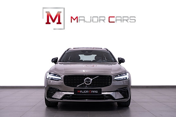 Volvo V90 2 of 5
