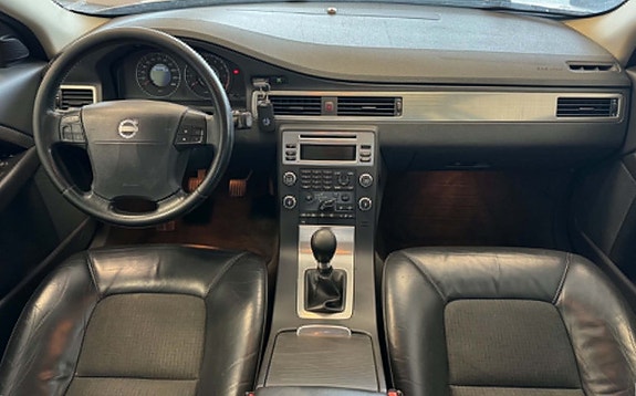 Volvo V70 9 of 17