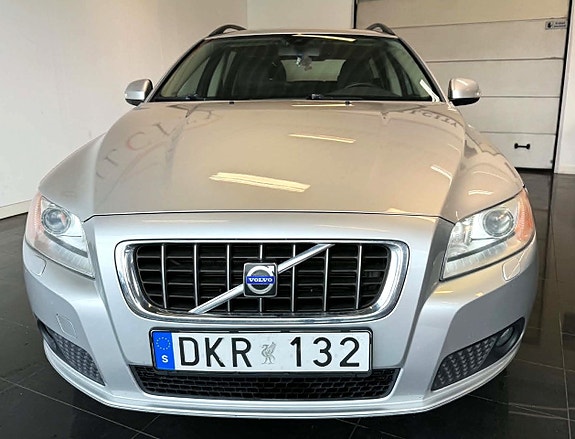 Volvo V70 8 of 17