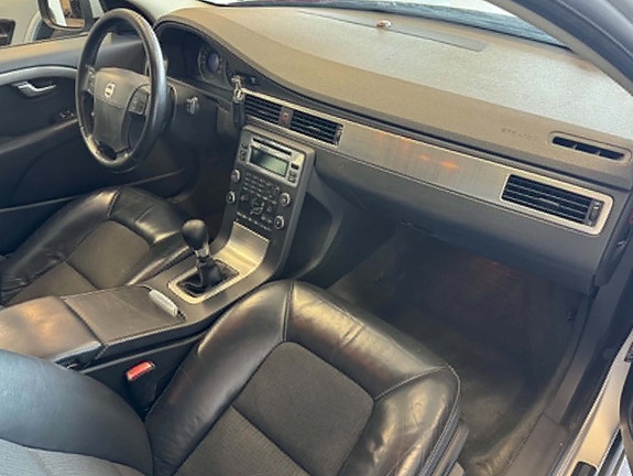 Volvo V70 11 of 17