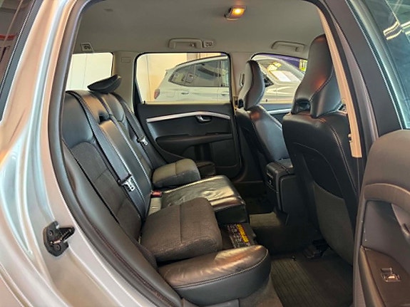 Volvo V70 12 of 17