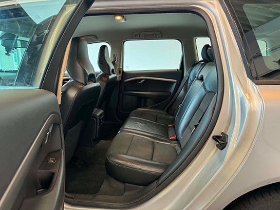 Volvo V70 13 of 17