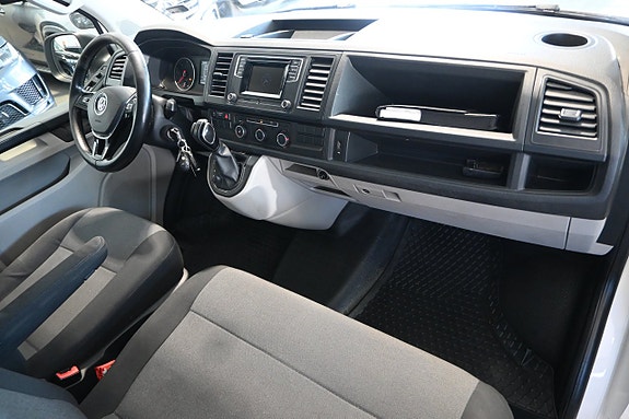 Volkswagen Transporter 8 of 15