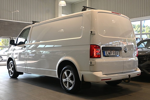 Volkswagen Transporter 3 of 5