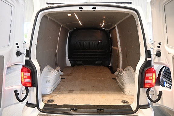Volkswagen Transporter 11 of 15
