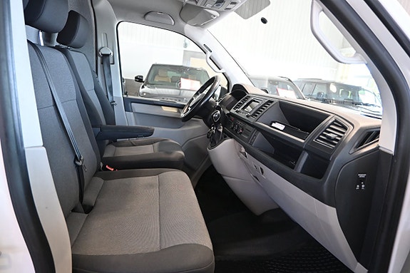 Volkswagen Transporter 9 of 15