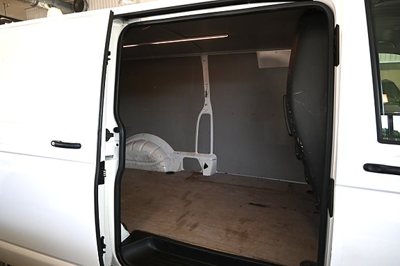 Volkswagen Transporter 10 of 15