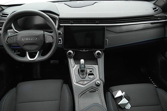 Lynk & Co 01 8 of 26