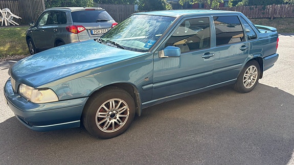 Volvo S70 2 of 5