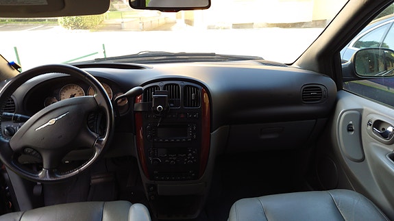 Chrysler Grand Voyager 4 of 8