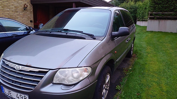 Chrysler Grand Voyager 2 of 8