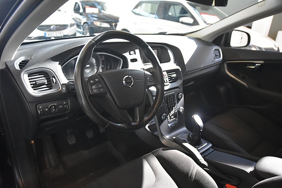 Volvo V40 6 of 13
